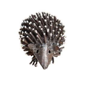 Pindsvinefigur i metal